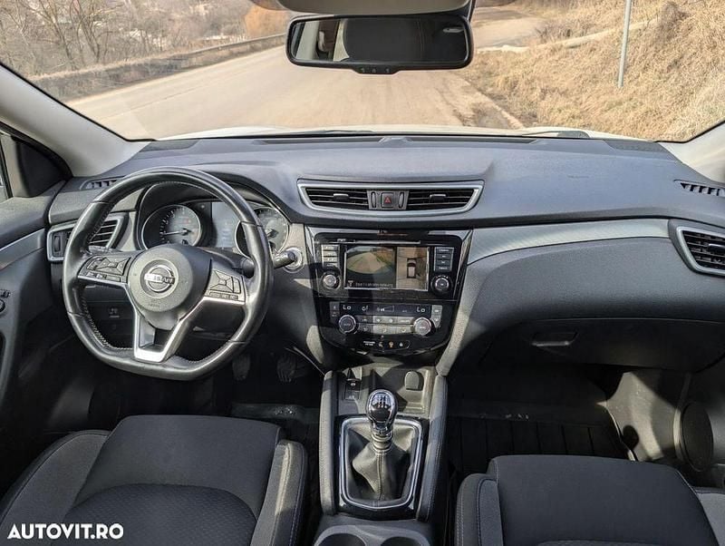 Second-hand Nissan Qashqai N-Connecta 157 CP (115 kW) 2019 Culoarealb SUV