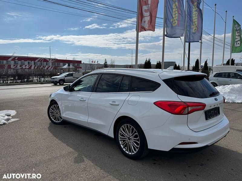 Second-hand Ford Focus Titanium 120 CP (88 kW) 2020 Culoarealb Break