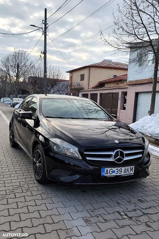 Second-hand Mercedes A160 90 CP (66 kW) 2015 Culoarenegru Hatchback