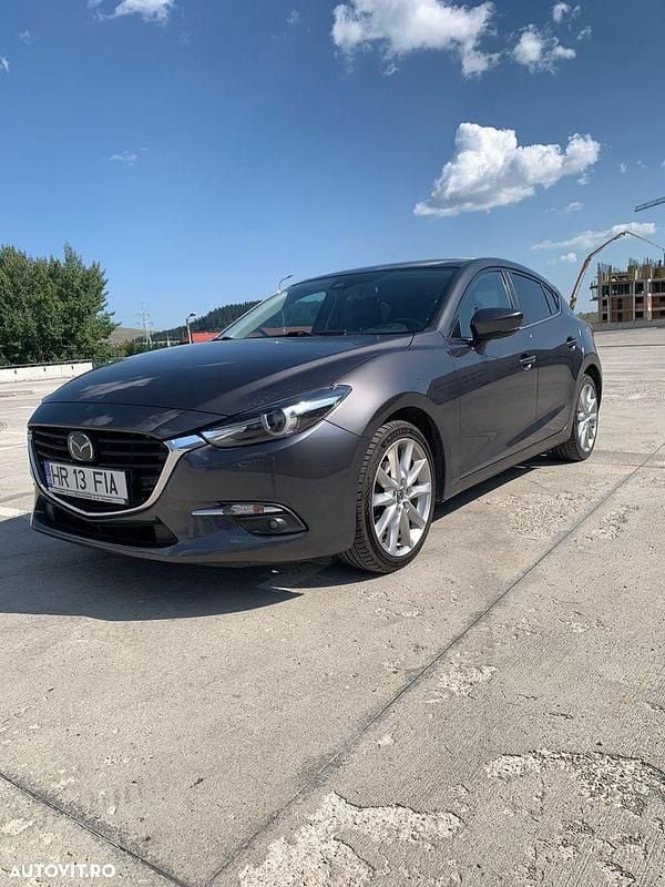 Culoaregri Utilizat 2017 Mazda 3 Exclusive-Line Hatchback | 12.950 EUR (Preț OK) - Imagine 1/4