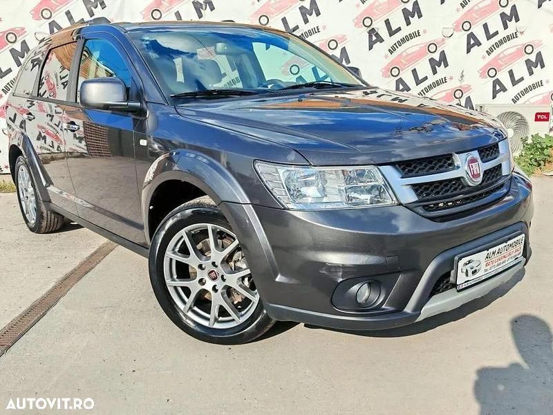 Gri Utilizat 2014 Fiat Freemont Lounge SUV | 9.990 EUR - Imagine 1/4