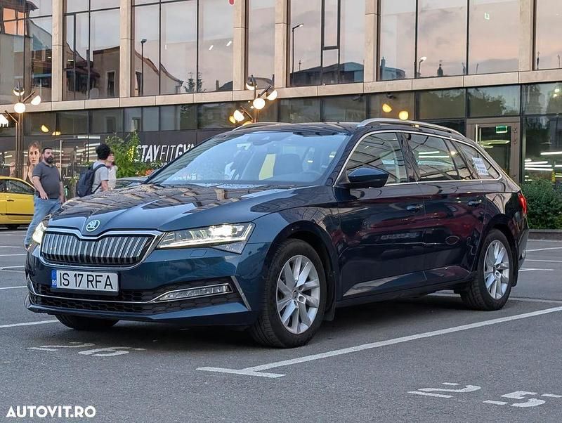 Culoarealbastru Utilizat 2022 Skoda Superb Business Line Break | 19.500 EUR (Preț bun) - Imagine 1/4