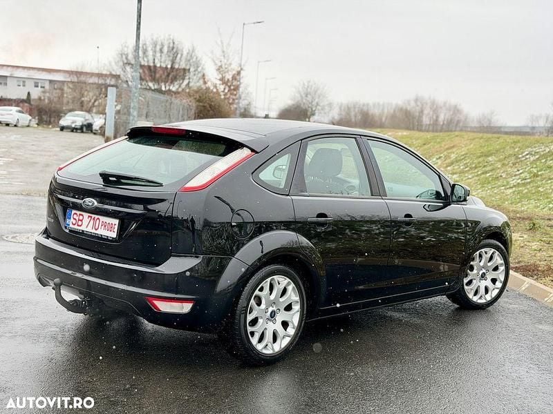 Second-hand Ford Focus 115 CP (84 kW) 2009 Culoarenegru Hatchback