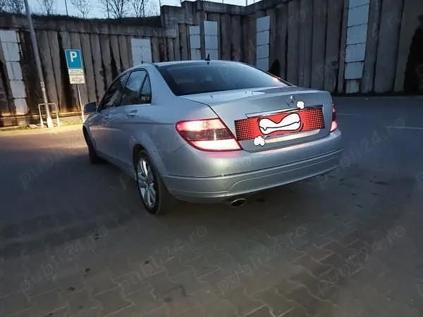 Second-hand Mercedes C250 205 CP (150 kW) 2010 Berlinǎ