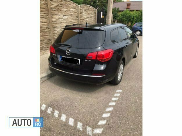 Negru Utilizat 2013 Opel Astra Sport Break | 6.700 EUR (Preț OK) - Imagine 1/4