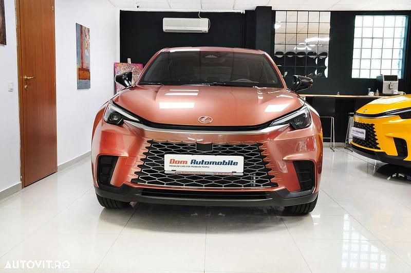 Nouă Lexus LBX 136 CP (100 kW) 2025 Culoaremaro SUV