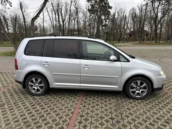 Second-hand VW Touran 140 CP (102 kW) 2006 Gri Monovolum