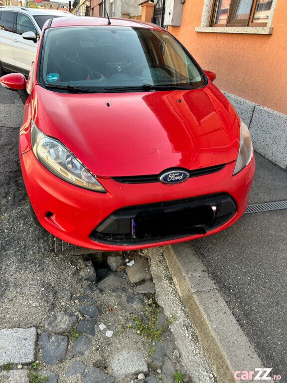 Roșu Utilizat 2009 Ford Fiesta Hatchback | 2.500 EUR (Preț OK) - Imagine 1/4