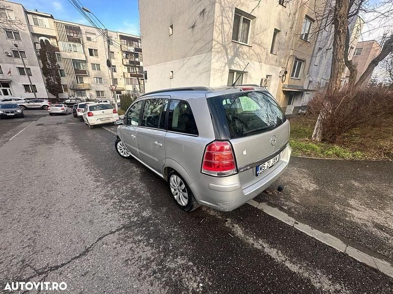 Second-hand Opel Zafira 120 CP (88 kW) 2005 Culoareargint Monovolum