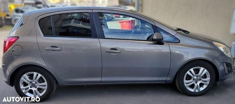 Second-hand Opel Corsa Selection 95 CP (69 kW) 2011 Culoaregri Hatchback
