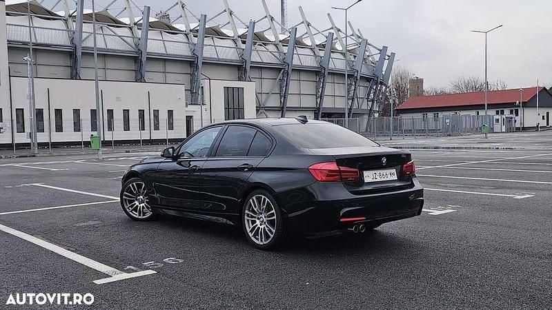 Second-hand BMW 330e iPerformance 251 CP (184 kW) 2016 Culoarenegru Berlinǎ