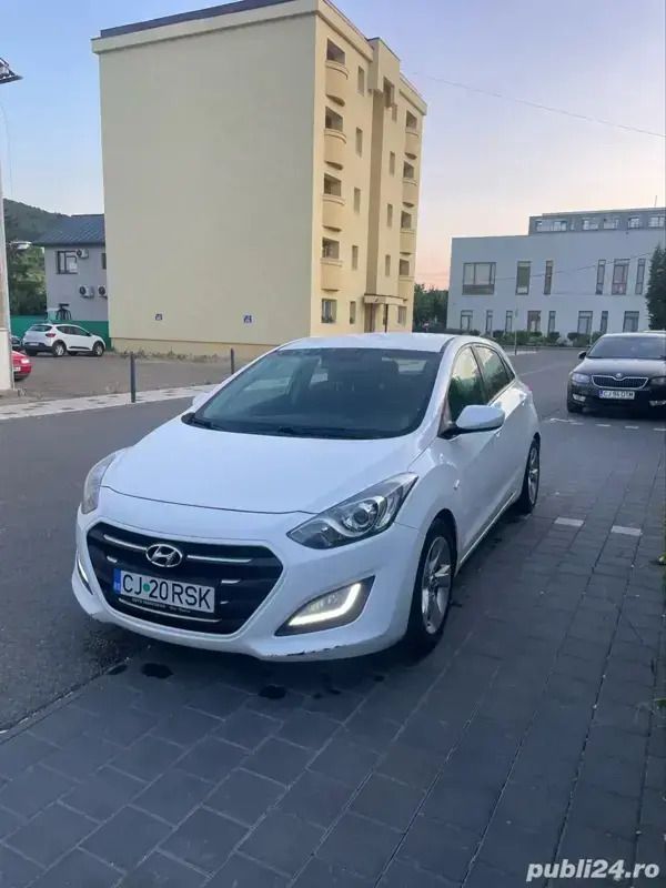 Utilizat 2016 Hyundai i30 Hatchback | 5.400 EUR (Super Preț) - Imagine 1/4
