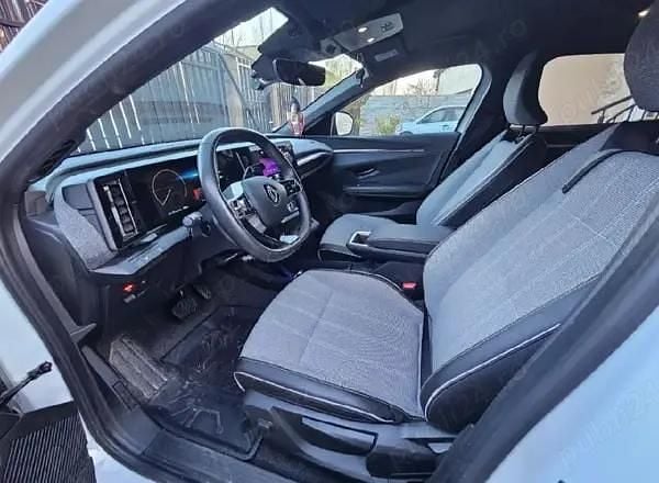 Second-hand Renault Megane E-Tech Techno 161 kW (220 CP) 2023 Alb SUV