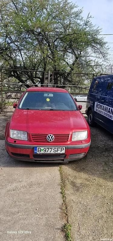 Rosu Utilizat 2002 VW Bora Berlinǎ | 1.300 EUR (Preț OK) - Imagine 1/4