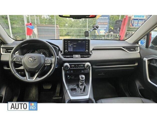 Second-hand Toyota RAV4 178 CP (130 kW) 2021 Gri SUV