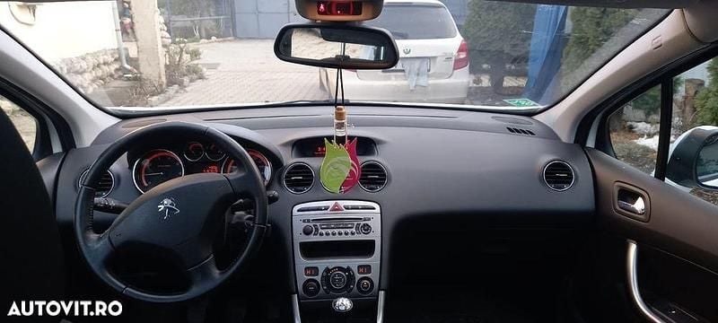 Second-hand Peugeot 308 Family 120 CP (88 kW) 2012 Culoarealb Break