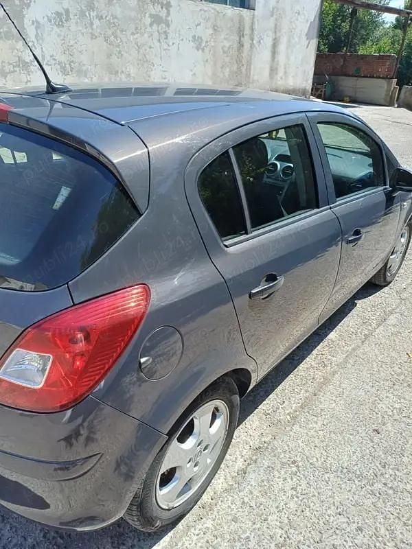 Second-hand 2013 Opel Corsa Hatchback | 4.200 EUR (Preț OK) - Imagine 1/4