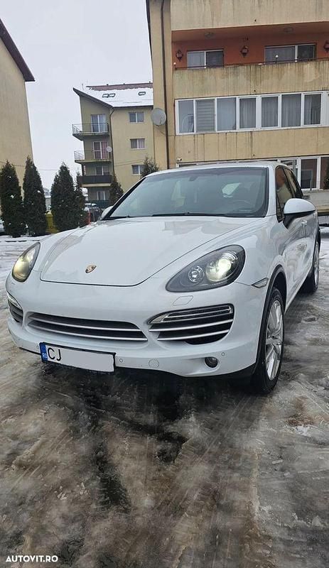 Culoarealb Second-hand 2014 Porsche Cayenne SUV | 19.500 EUR (Preț bun) - Imagine 1/4