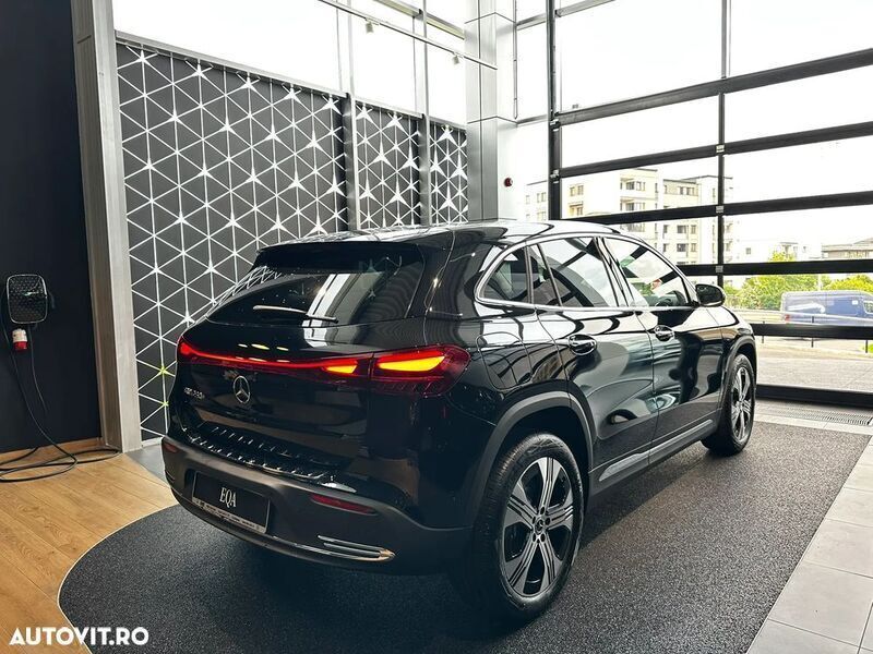 Nouă Mercedes EQA250+ 139 kW (190 CP) 2025 Negru SUV