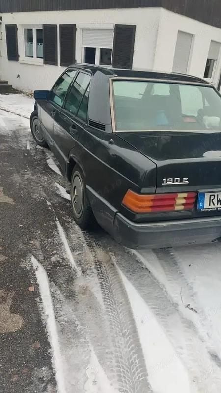 Second-hand Mercedes 190 122 CP (89 kW) 1992 Berlinǎ