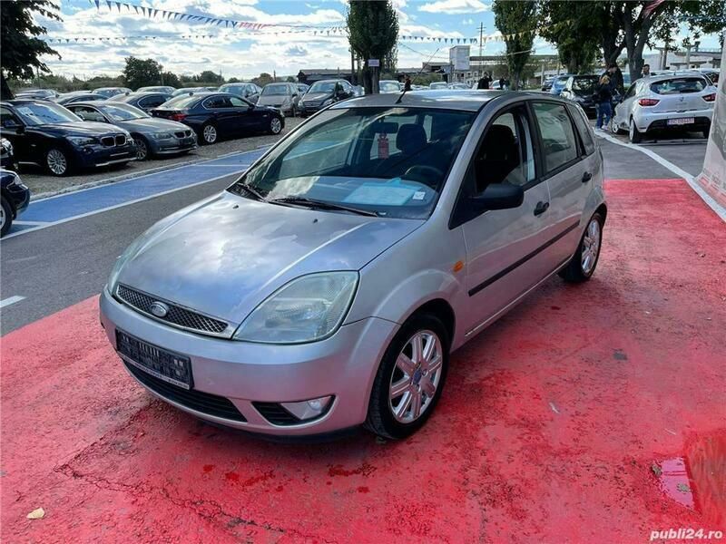 Second-hand Ford Fiesta 68 CP (50 kW) 2004 Argintiu Hatchback