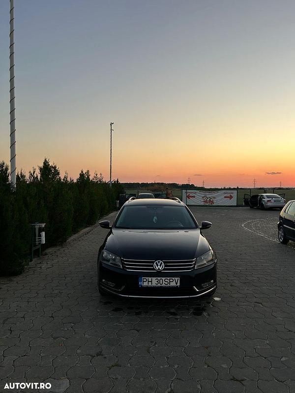 Culoarenegru Utilizat 2012 VW Passat Comfortline Break | 4.800 EUR (Preț bun) - Imagine 1/4