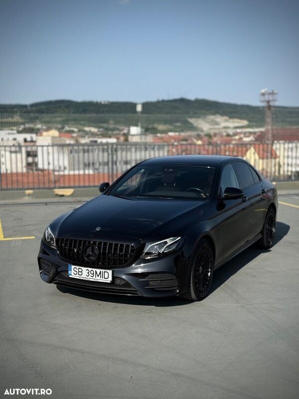 Negru Utilizat 2017 Mercedes E400 Avantgarde Berlinǎ | 27.990 EUR - Imagine 1/4