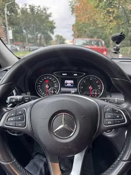 Albastru Utilizat 2016 Mercedes A180 Hatchback | 14.700 EUR (Preț bun) - Imagine 1/4