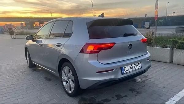 Second-hand VW Golf VIII Life 115 CP (84 kW) 2025 Argintiu Hatchback