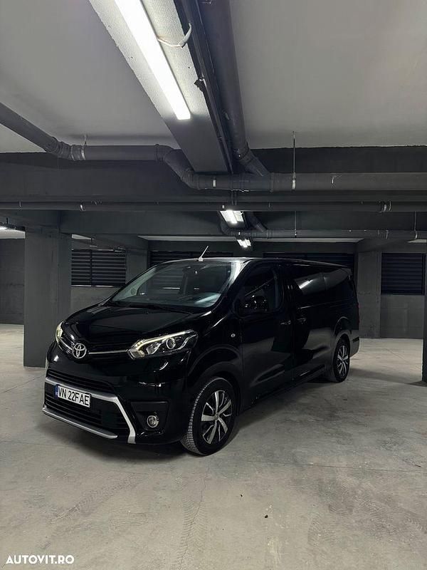 Second-hand Toyota Proace Verso Executive 177 CP (130 kW) 2018 Culoarenegru Berlinǎ