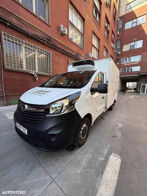 Culoarealb Utilizat 2017 Opel Vivaro Van | 10.500 EUR (Super Preț) - Imagine 1/4