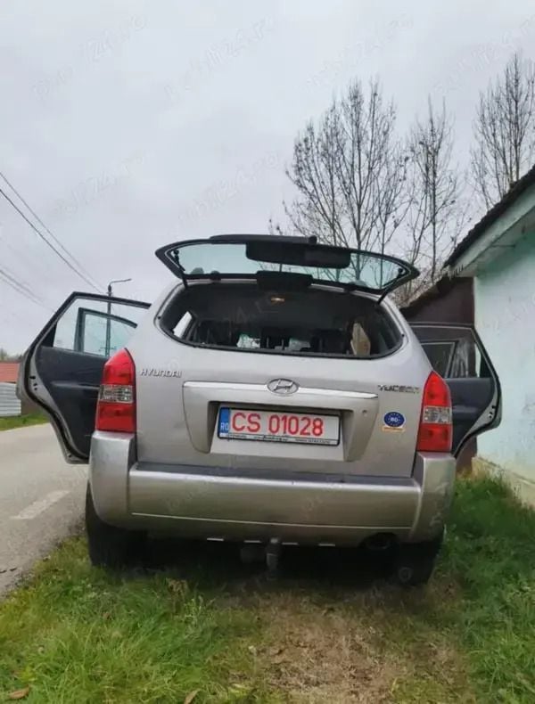 Utilizat 2006 Hyundai Tucson SUV | 2.800 EUR (Preț OK) - Imagine 1/4