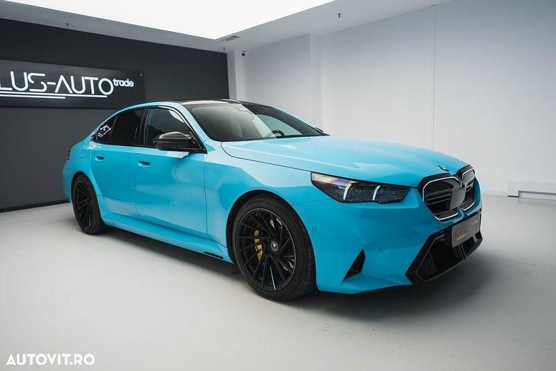 Culoarealbastru Utilizat 2024 BMW M5 Shadowline Berlinǎ | 135.000 EUR (Super Preț) - Imagine 1/4