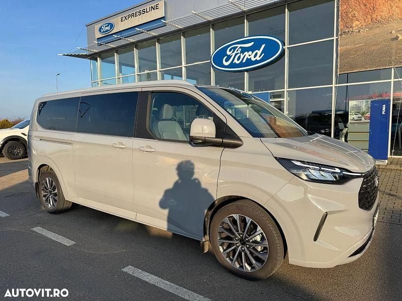 Second-hand Ford Tourneo Titanium X 170 CP (125 kW) 2025 Culoaregri Van