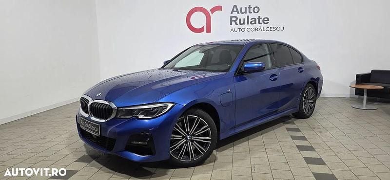 Culoarealbastru Utilizat 2021 BMW 330e Comfort Edition Berlinǎ | 30.900 EUR (Super Preț) - Imagine 1/4