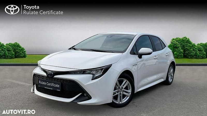 Second-hand Toyota Corolla 122 CP (89 kW) 2021 Culoarealb Hatchback
