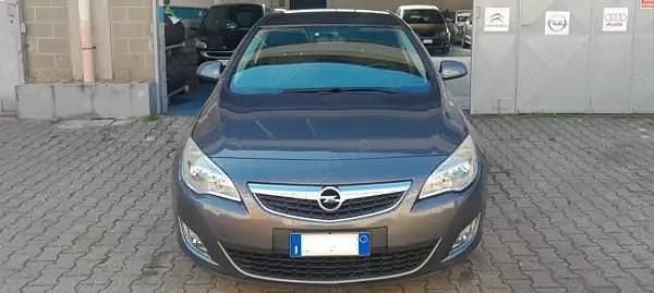Utilizat 2012 Opel Astra Hatchback | 3.690 EUR (Preț bun) - Imagine 1/4