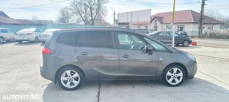 Second-hand Opel Zafira Tourer Active 130 CP (95 kW) 2013 Culoaregri Monovolum