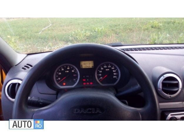 Galben Utilizat 2005 Dacia Logan Berlinǎ | 650 EUR (Preț bun) - Imagine 1/4