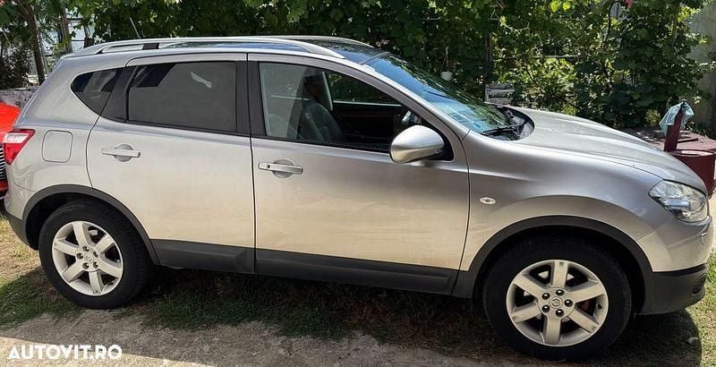 Gri Utilizat 2011 Nissan Qashqai Tekna SUV | 6.500 EUR (Preț bun) - Imagine 1/4