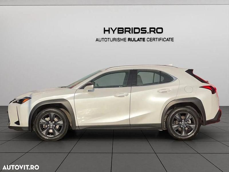 Second-hand Lexus UX 250h Business Edition 184 CP (135 kW) 2022 Culoarealb SUV