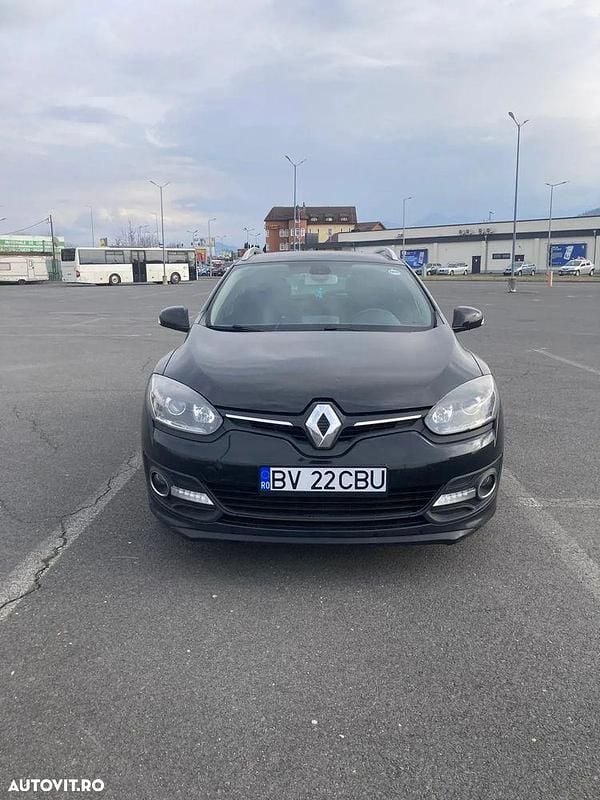 Culoarenegru Utilizat 2016 Renault Mégane GrandTour LIMITED Break | 7.500 EUR (Preț OK) - Imagine 1/4