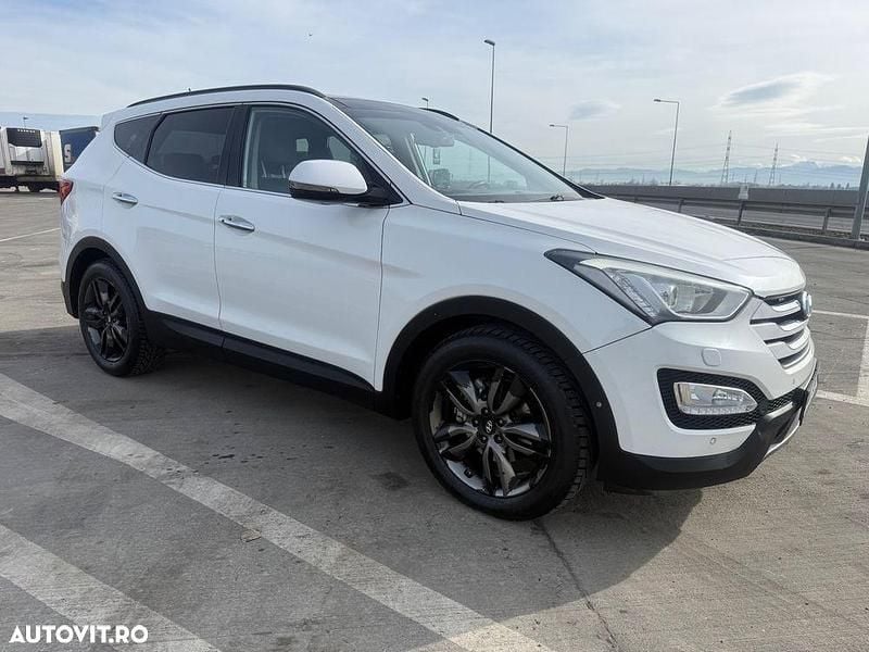 Second-hand Hyundai Santa Fe Premium 197 CP (144 kW) 2014 Culoarealb SUV