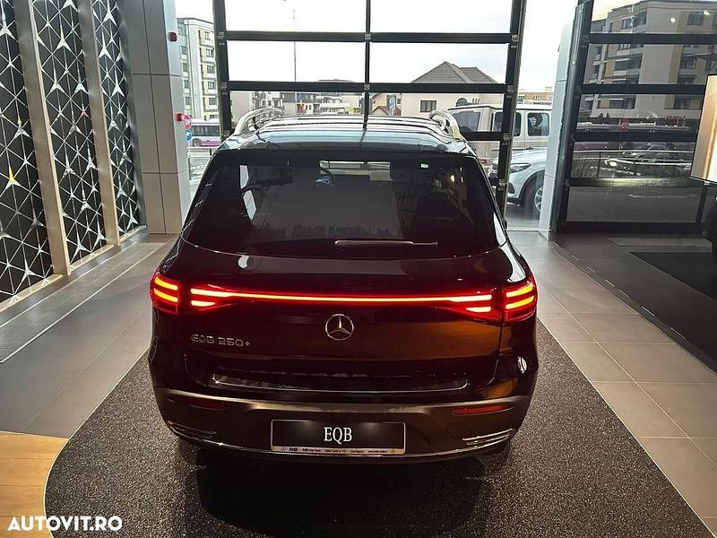 Second-hand Mercedes EQB250+ 139 kW (190 CP) 2024 Culoarenegru SUV