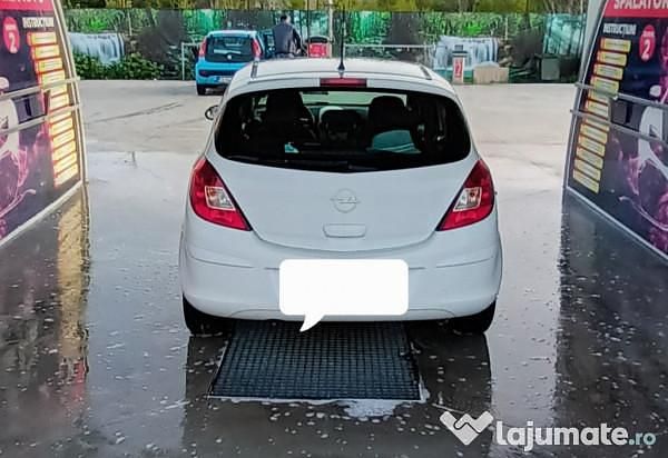 Second-hand Opel Corsa 90 CP (66 kW) 2007 Alb Hatchback