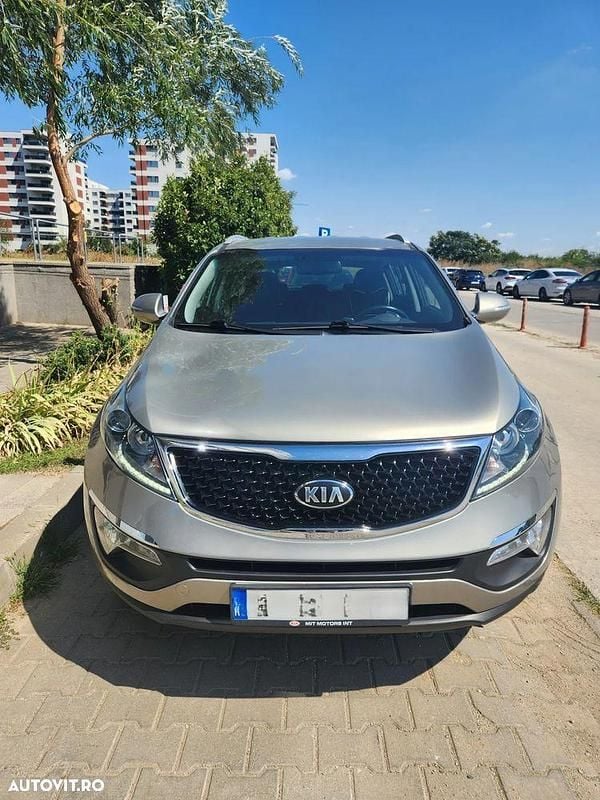 Second-hand Kia Sportage Style 185 CP (136 kW) 2014 Culoarebej SUV