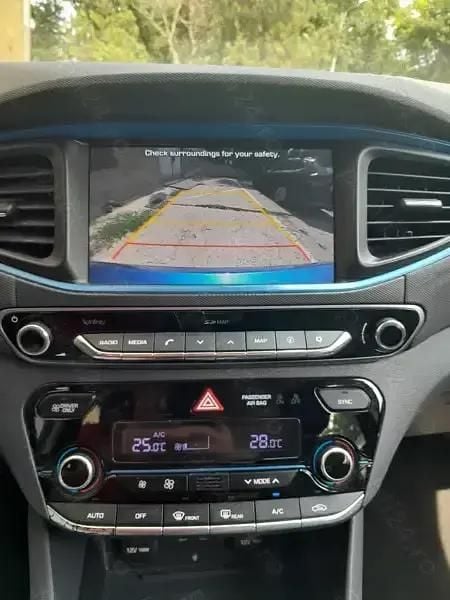 Albastru Utilizat 2017 Hyundai Ioniq Berlinǎ | 11.700 EUR (Puțin scump) - Imagine 1/4