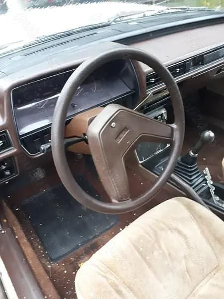 Second-hand Mitsubishi Galant 75 CP (55 kW) 1983 Berlinǎ