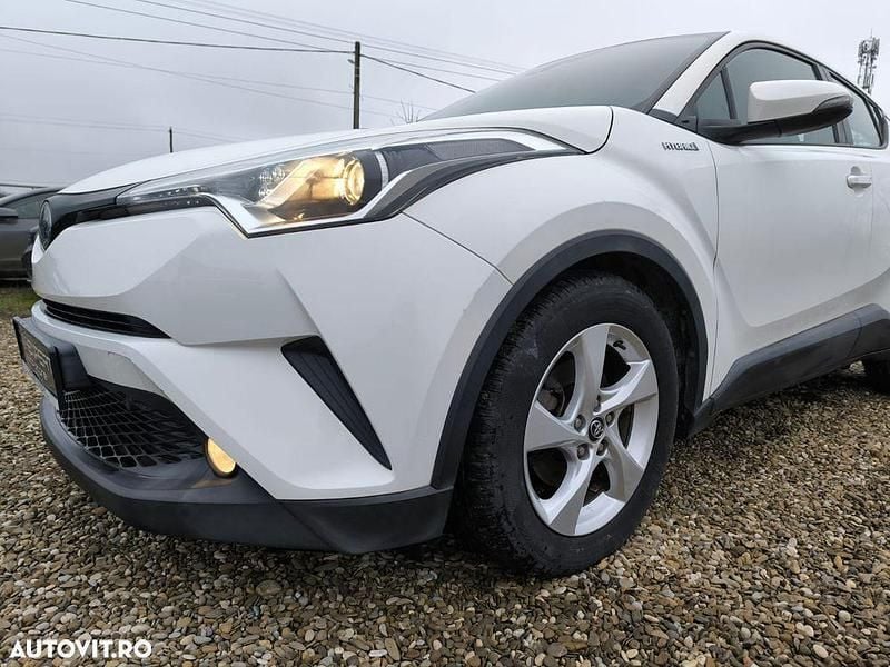 Second-hand Toyota C-HR 122 CP (89 kW) 2016 Culoarealb SUV