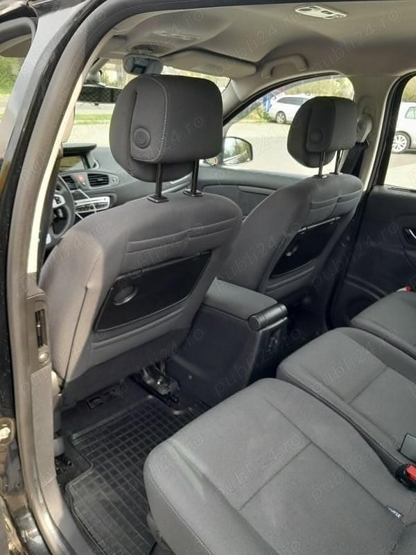 Utilizat 2011 Renault Scénic Monovolum | 3.600 EUR (Preț OK) - Imagine 1/4